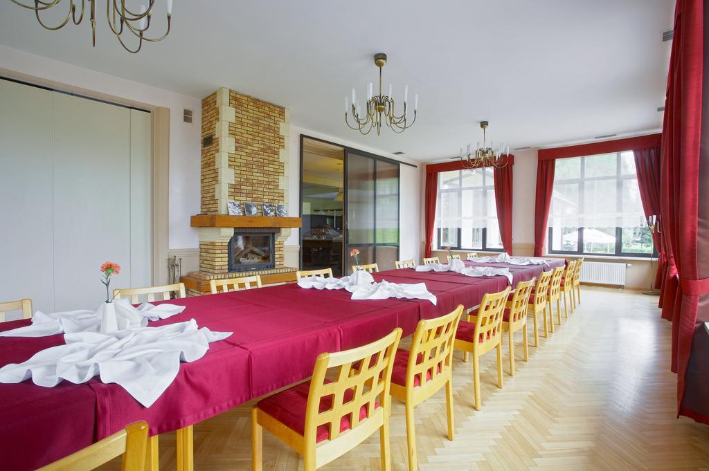 Hotel Perla Bieszczadow Geovita Чарна Экстерьер фото