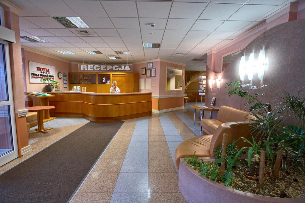 Hotel Perla Bieszczadow Geovita Чарна Экстерьер фото